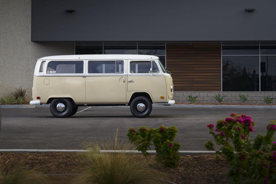  Volkswagen Typ 2 Bus Electrified Concept 2019 года  (фото 14 из 29)